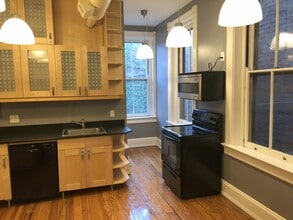 1406 Sycamore Street, Unit 3 in Cincinnati, OH - Foto de edificio - Building Photo