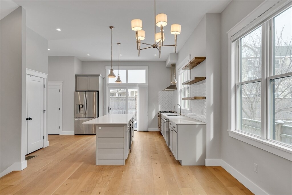 27 Woodbine St in Somerville, MA - Building Photo