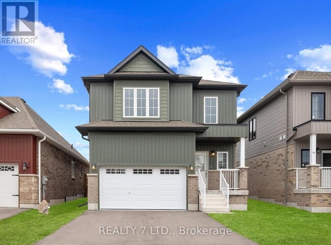 property at 32 Hillcroft Wy