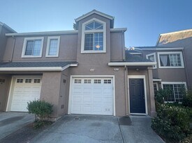 24615 Diamond Ridge Dr in Hayward, CA - Building Photo