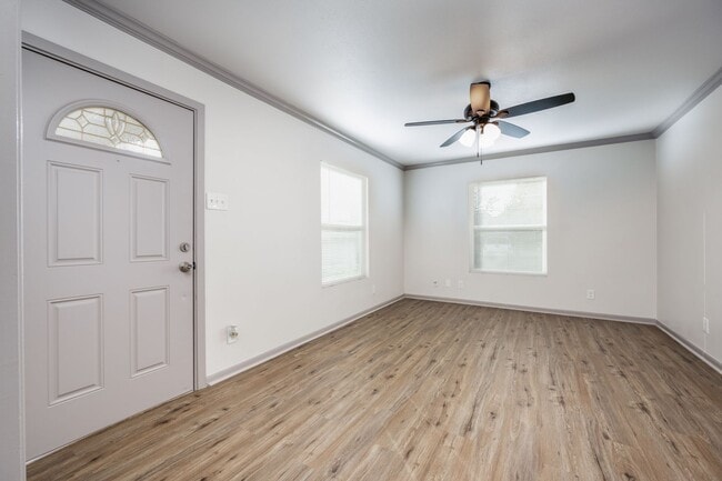 723 Glen Rhea Dr in Lake Dallas, TX - Building Photo - Building Photo