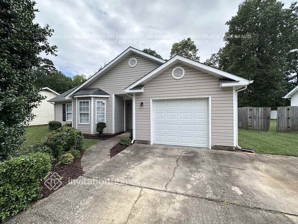 6207 Cottageville Ln in Charlotte, NC - Building Photo