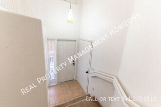 6989 Prosperity Cir in Sarasota, FL - Building Photo - Building Photo