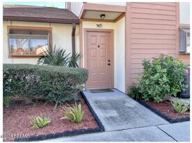 165 White Fawn Dr in Daytona Beach, FL - Building Photo