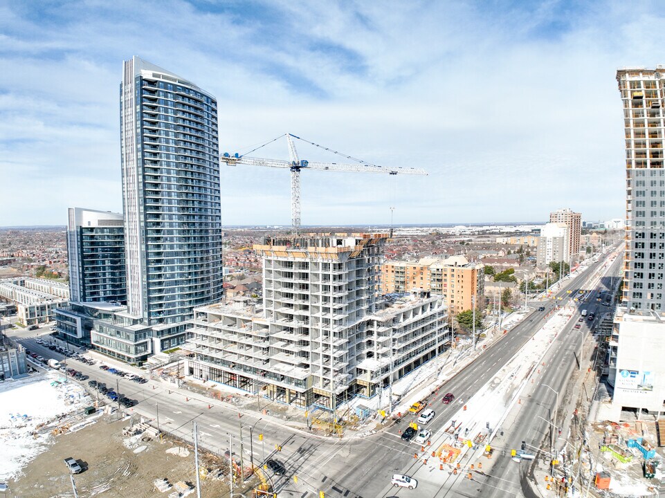 Gemma Towers in Mississauga, ON - Building Photo