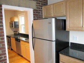 14 Chandler St, Unit 1 in Somerville, MA - Foto de edificio - Building Photo