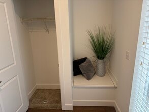 2214 115th Dr SE in Lake Stevens, WA - Foto de edificio - Building Photo