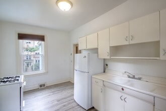 426 Biddle Ave, Unit 2 in Pittsburgh, PA - Building Photo - Building Photo