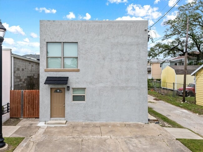 property at 1010 27th St