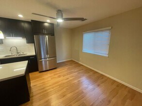 1229 Menlo Dr in Davis, CA - Building Photo - Building Photo