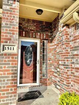 1511 Village Townhome Dr in Pasadena, TX - Building Photo