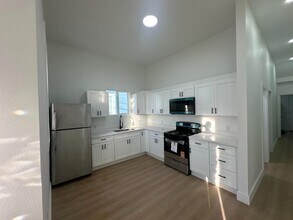 3238 Adeline St in Oakland, CA - Foto de edificio - Building Photo