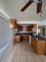 13509 Yukon Ave in Hawthorne, CA - Building Photo