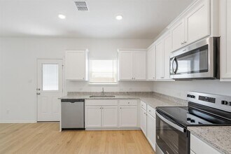 313 Carmel Cyn Trl in Jarrell, TX - Building Photo - Building Photo