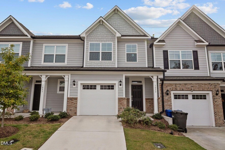 1033 Heartstone Wy, Unit 403-Rm2 in Durham, NC - Building Photo