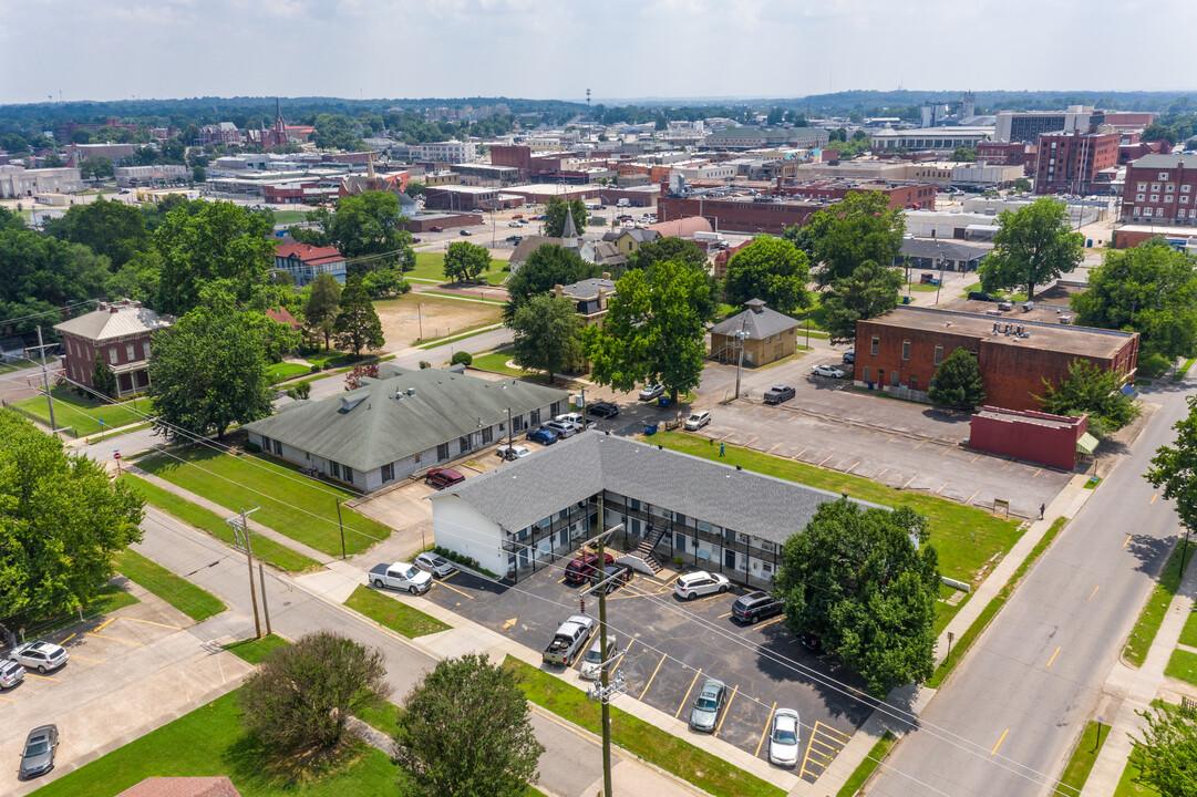 MF-08-Belle Grove Apartments in Fort Smith, AR - Foto de edificio