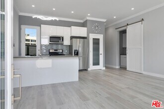 21037 Costanso St in Los Angeles, CA - Building Photo - Building Photo