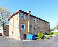 623 S Iowa Ave in Addison, IL - Foto de edificio - Building Photo