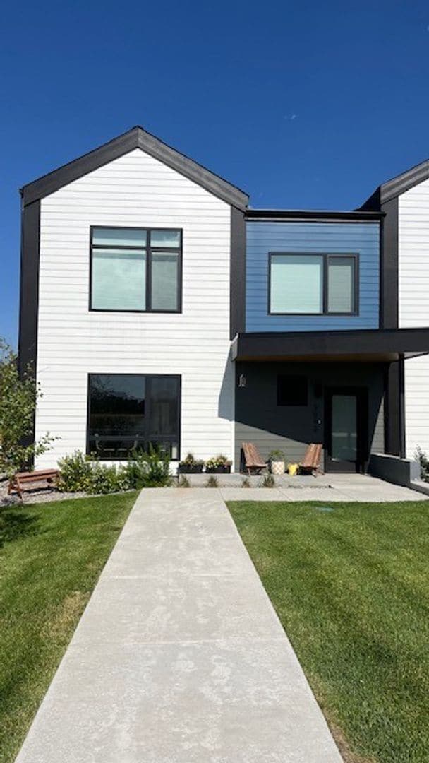 property at 3042 S 28th Ave