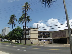 2450 Date St in Honolulu, HI - Building Photo - Building Photo