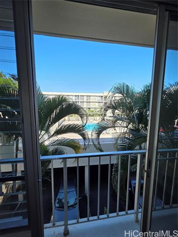 property at 2847 Waialae Ave