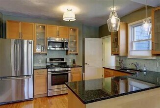 174 Irving Ave in Providence, RI - Building Photo - Building Photo
