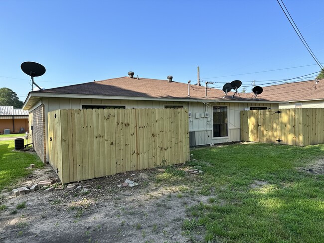 402-408 W. 28th 402-408 W. 25th St. in Texarkana, TX - Building Photo - Building Photo