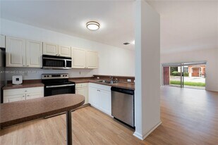 17347 NW 7th Ave in Miami, FL - Building Photo