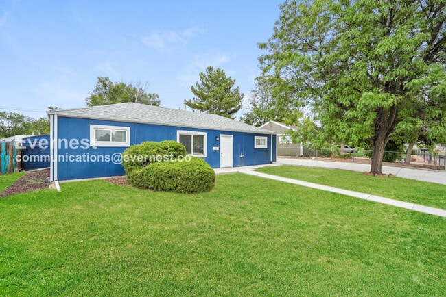 706 Uvalda St in Aurora, CO - Building Photo - Building Photo