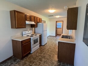 1317 N Sherman Ave in Springfield, MO - Foto de edificio - Building Photo