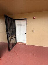 2313 W 60th St in Hialeah, FL - Building Photo - Building Photo