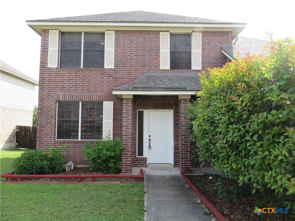 2043 Carlisle Castle Dr in New Braunfels, TX - Foto de edificio