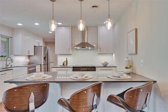 2905 Greenlawn Pkwy in Austin, TX - Building Photo - Building Photo