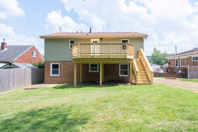 734 Millers Run Rd in Mcdonald, PA - Building Photo - Building Photo