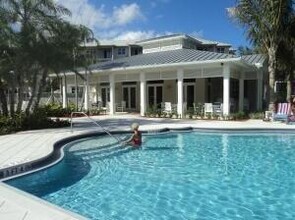 123 Bay Colony Dr N in Juno Beach, FL - Building Photo - Building Photo