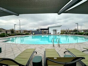 2517 E Pelican Dr in Gilbert, AZ - Foto de edificio - Building Photo