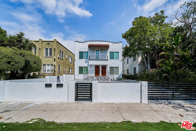 property at 1310 S Rimpau Blvd