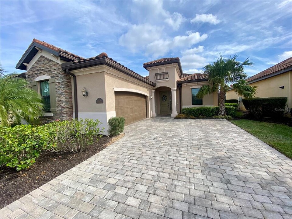 16812 Bwana Pl in Bradenton, FL - Building Photo