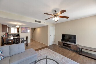885 N Granite Reef Rd in Scottsdale, AZ - Building Photo - Building Photo