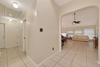 8203 Paddington Pl Dr in Houston, TX - Building Photo - Building Photo