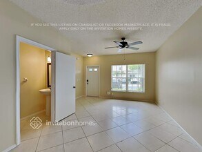 52 Simonton Cir in Weston, FL - Foto de edificio - Building Photo