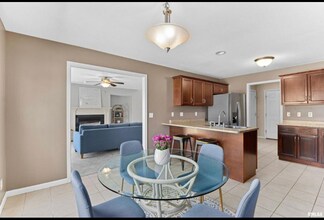 10013 Brompton Ct in Peoria, IL - Foto de edificio - Building Photo