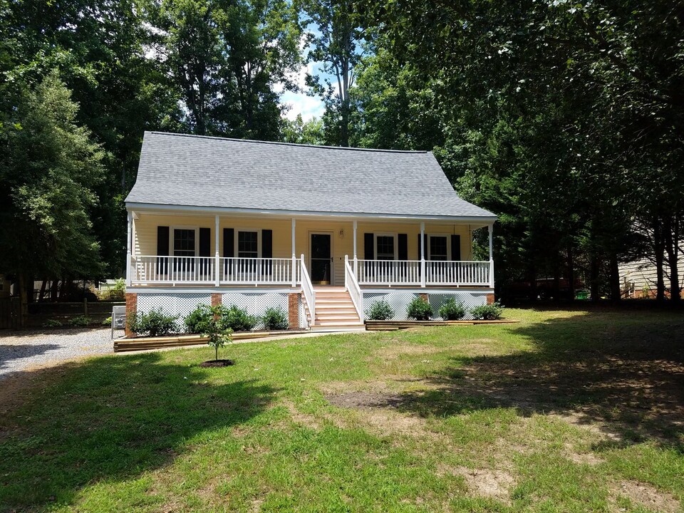 14106 Key Deer Dr in Midlothian, VA - Building Photo