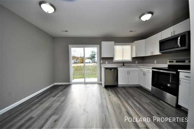 1060 Arlington Way in Warrenton, MO - Building Photo - Building Photo