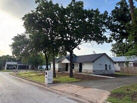 301 NW 23rd St in Mineral Wells, TX - Building Photo