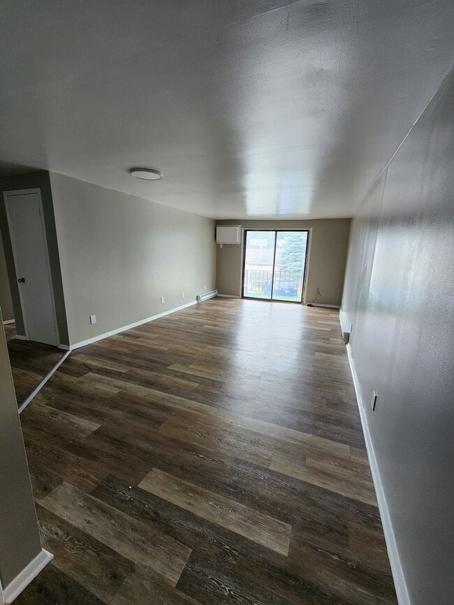 Robert Drive Apartments in North Tonawanda, NY - Building Photo - Interior Photo
