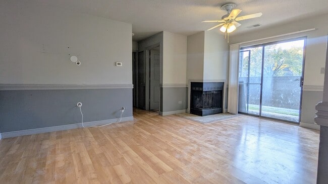 1965 N Hicks Rd in Palatine, IL - Building Photo - Building Photo