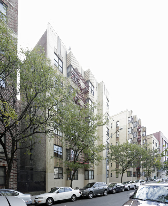 2200 Morris Ave in Bronx, NY - Building Photo - Building Photo