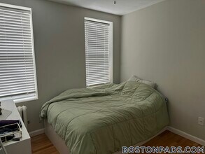 220 Hanover St in Boston, MA - Foto de edificio - Building Photo