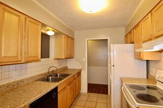 2124 Allenhurst St in Norman, OK - Building Photo - Building Photo